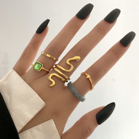 **AMABELLA* 5-Pc Gold x Green Snake Fashion Ring Set - Picture 1 of 5